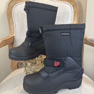Landmark Snowboots with Thermolite Insoles of Dupont, waterproof 9.5 Unisex
